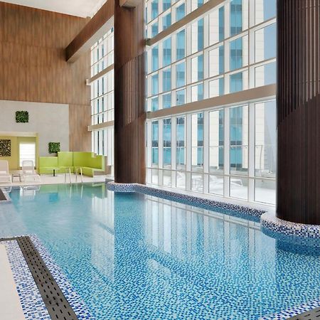 Element By Westin City Center Doha Kültér fotó Swimming pool