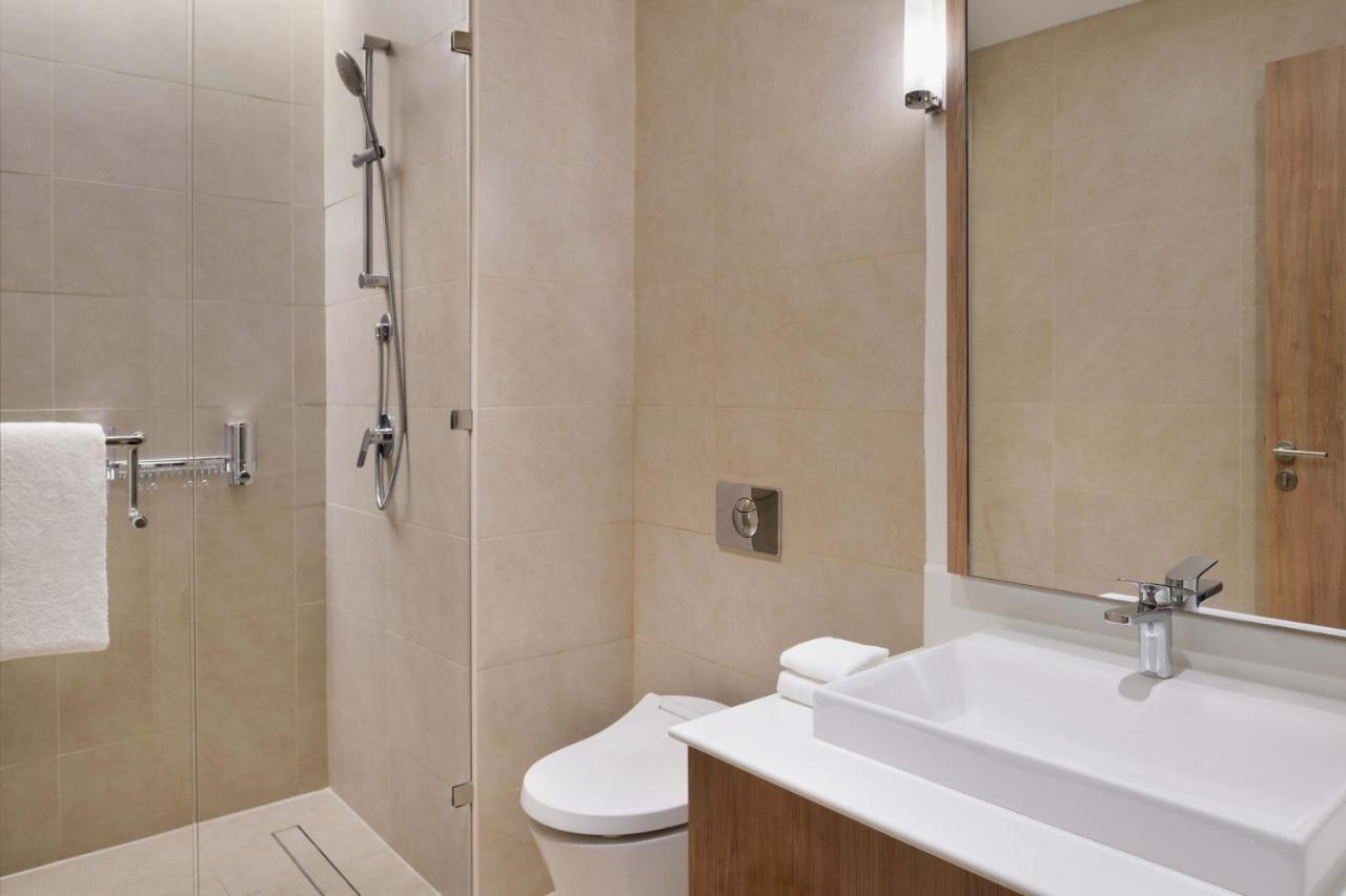 Element By Westin City Center Doha Kültér fotó A bathroom in a hotel