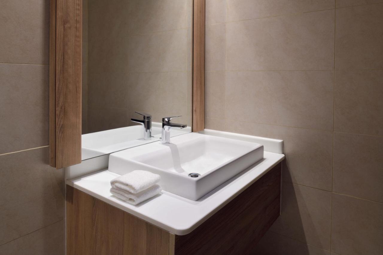 Element By Westin City Center Doha Kültér fotó A washbasin