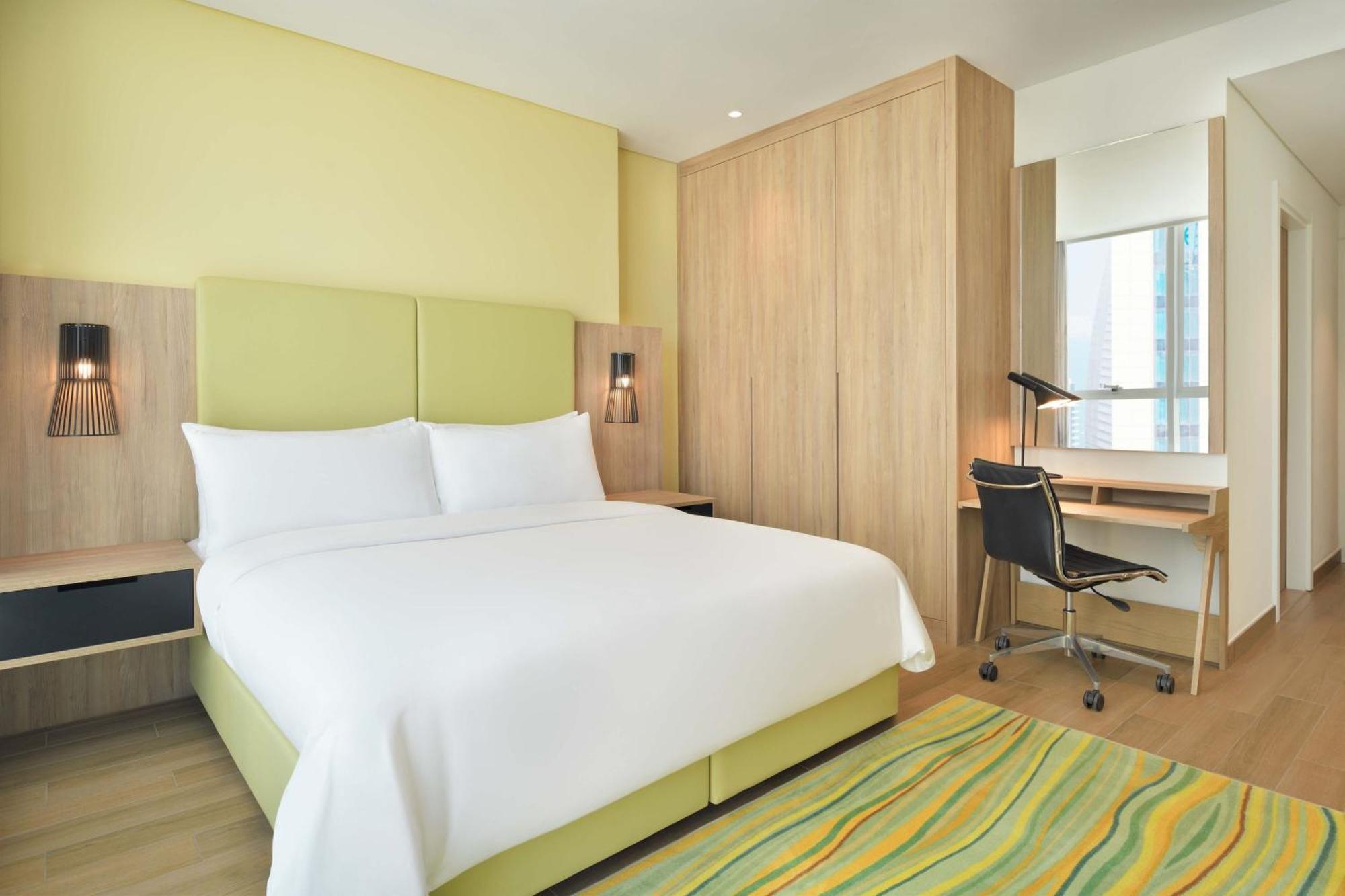 Element By Westin City Center Doha Kültér fotó A bedroom at the hotel